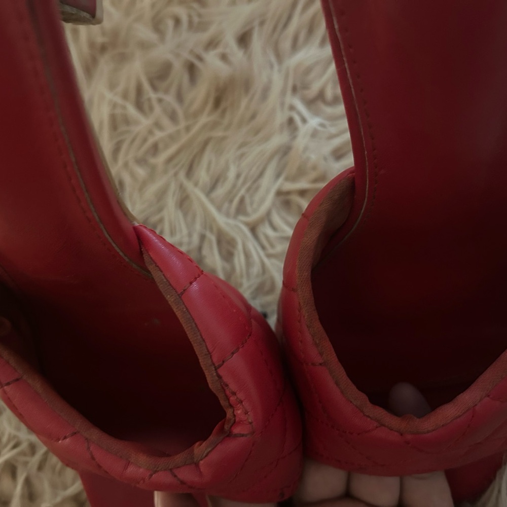 Red Heels - Picture 5 of 7